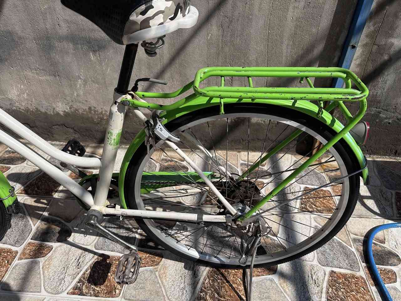 بايسكل للبيع
ياباني اصلي 
 نضيف اخو الجديد
حجم 27 
 السعر 125


**إذا كنت صاحب هذا الإعلان وتريد حذفه لأي سبب، رجاءا أرسل رسالة إلى الدعم الفني**