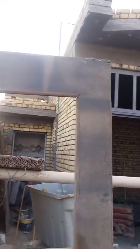 السلام عليكم
بيت زراعي للبيع بنيان طابوق صب رباط كله درجة اولا
 مساحتة  ٢٧٥ متر واجها ١١ ونزال ٢٥ 
 عنوانه بعد حي الصناعي بصف مكتب الغاز قبل لا توصل القريه العصرية يبعد 300‪ متر عن الشارع متوفر خط كيات للحبوبي
تفاصيل البيت داخل الفيديو سعرة ٥٥ نقصه ارضيه وجام ونقط الكهرباء وكامل تأسيس مي كهرباء ومجاري للاستفسار عل رقم
 078‪01773616


**إذا كنت صاحب هذا الإعلان وتريد حذفه لأي سبب، رجاءا أرسل رسالة إلى الدعم الفني**