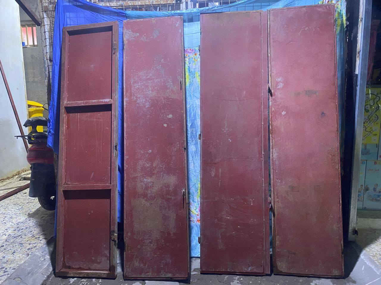 باب حديد تزكام اخو الجديد بعده ع صبغ الحداده عوزه بس نرمايد كم وحده مكان العماره الماجديه قياسه مترين عرض ومترين ارتفاع  الشراي اتصل ***********
