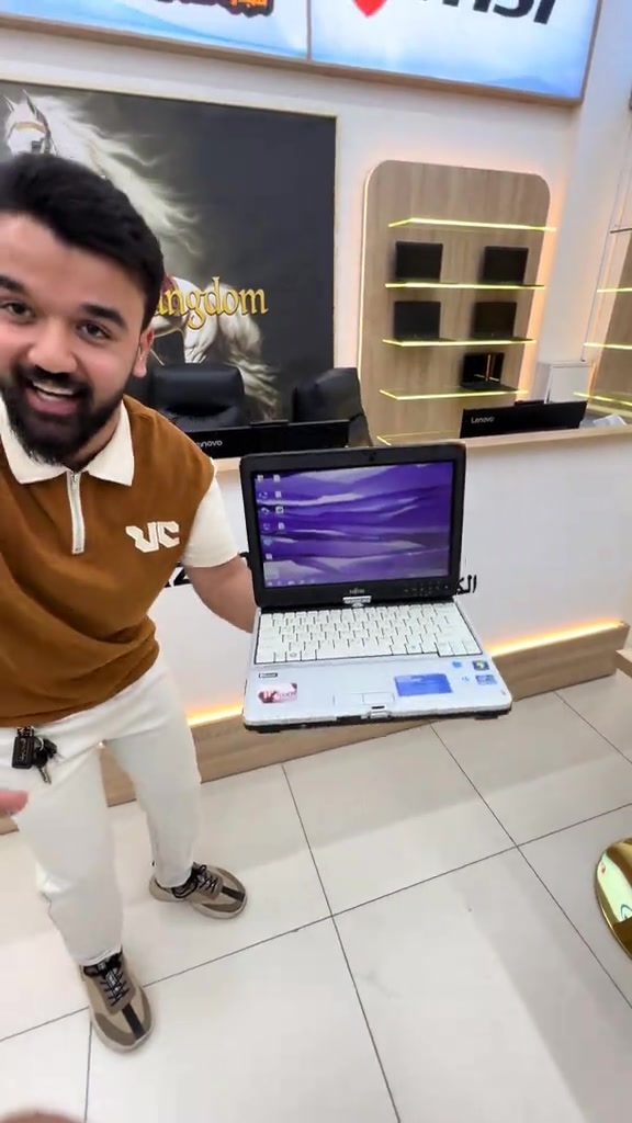 اويلي عله حسين الغزال 😂 #عروض العيد  يمنااا شي مختلف  Cori5  وبسعر69الف وبس يمنااا لابتوب فوجستو  هارد320 hdd ورام4 وقابل لتطوير  وندوز 7 وتكدر تسوي وندوز10  وبسعر75الف  موجود بفرع الكرادة حصراً  ***********
