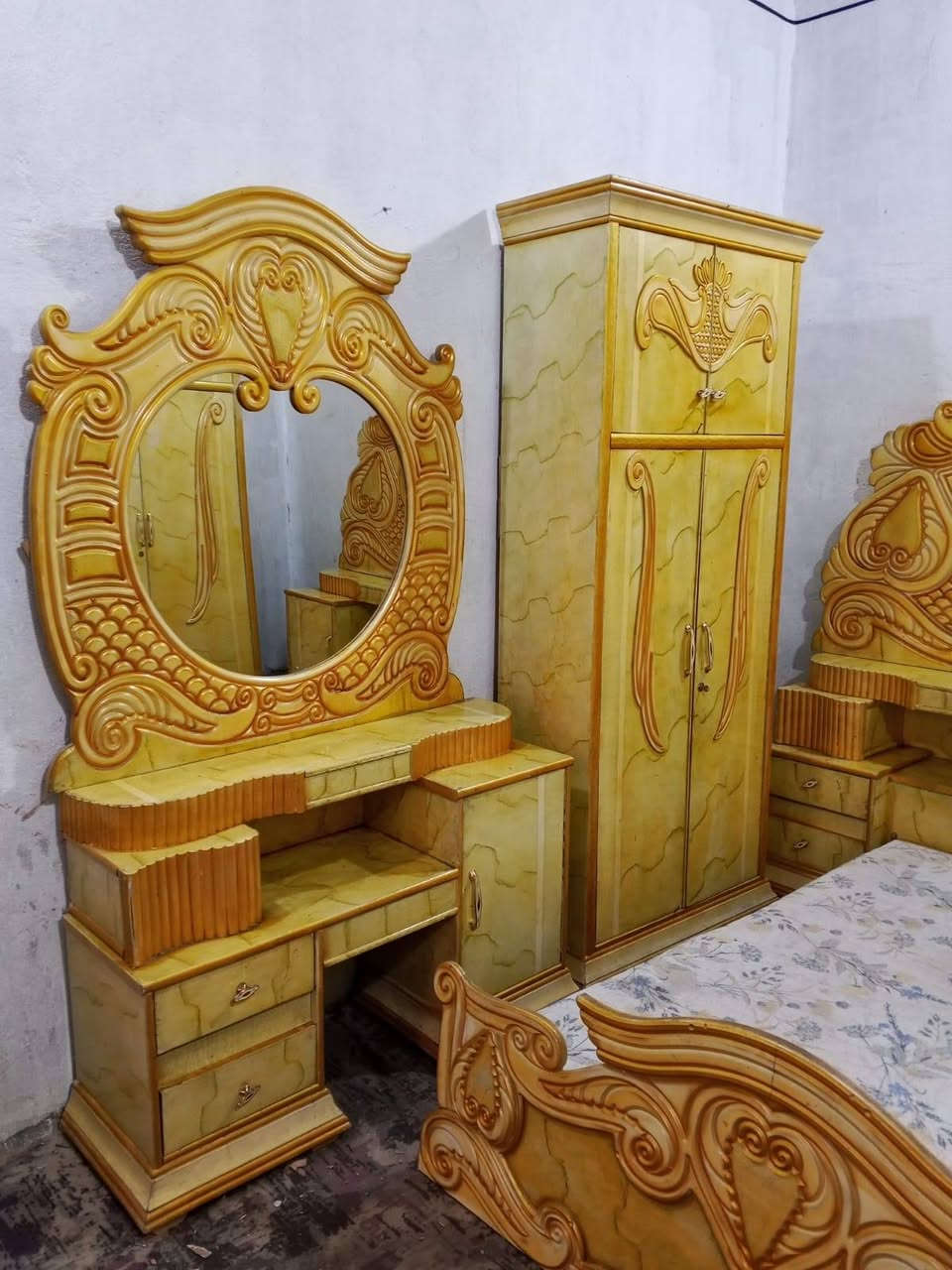 750غرفه ست ابواب اخت الجديده مال عرسان فول نضافه صاج داخل وخارج صبغ حراري بغداد الحسينيه مال الراشديه وعندي توصيل ***********
