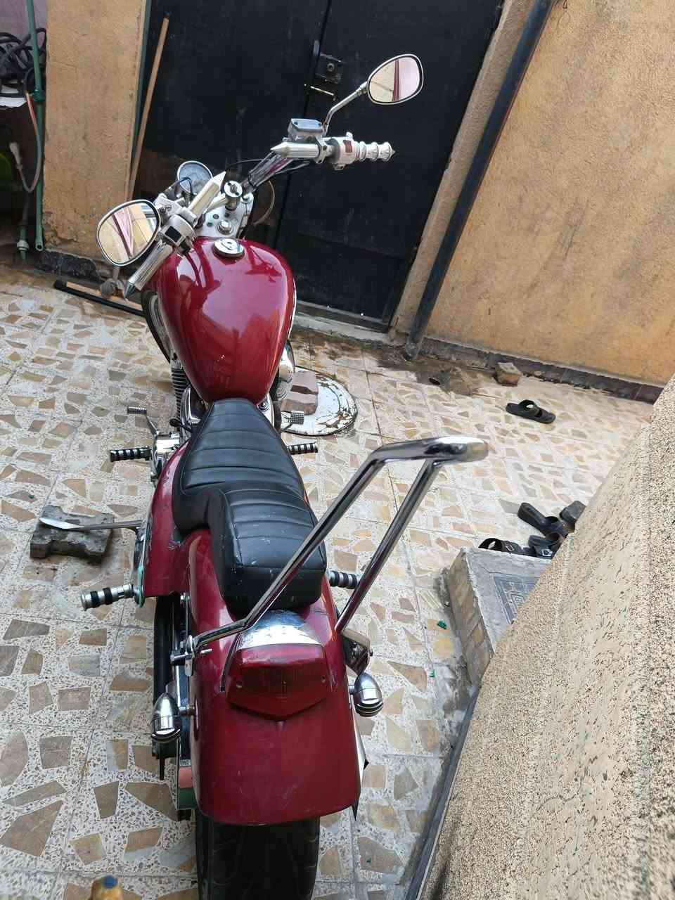 السلام عليكم
هوندا ستد ببر 400

لون ماروني 

مكينة كير بلادي جدد

دهن امزويل درجة اوله 

فلتر زيت امزويل كاربون فايبر 

كهربائيات جدد وكلهن شغالة مكفولة 

تانكي كزاز ومبي اي وصخ 

كابريتر نضيفة مبية كطعة 

فيت بم اصلي 

ولا تبخير جديدة 

الدراجة كفالة 

رقم بصرة انكليزي باقي بس عل استلام 

مكان الدراجة البصرة 

السعر 18وبيها مجال للطيبين 

فقط اتصال ***********
