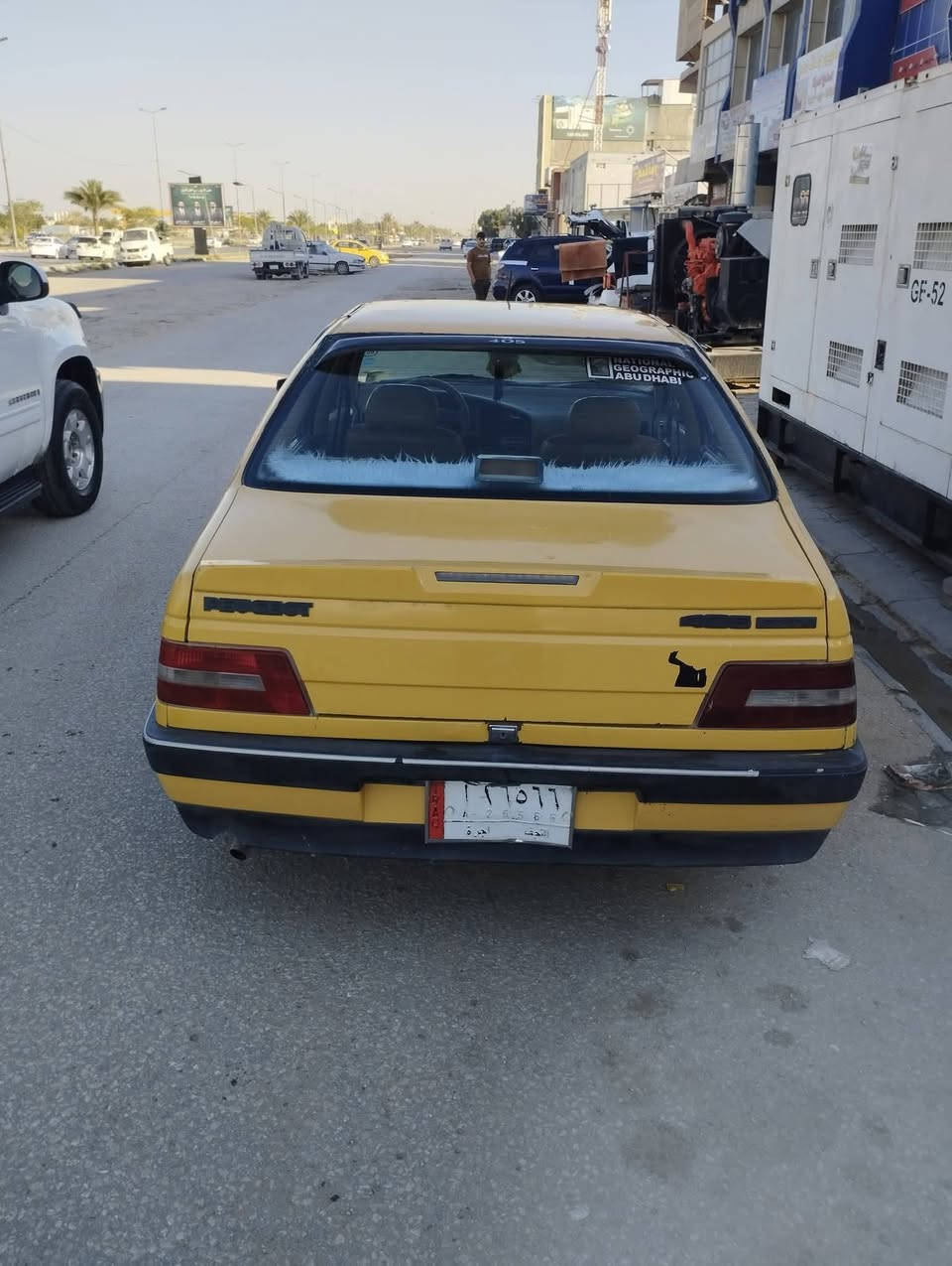 السلام عليكم بيجو405موديل ١٠ رقم نجف مصفره هيه وغرامات ومكفوله مكينه كير حداديه كهربايات جاهزه مكفوله ضربه وتبديل السعر28 وبيه مجال  مكان السياره نجف للاستفسار ***********
