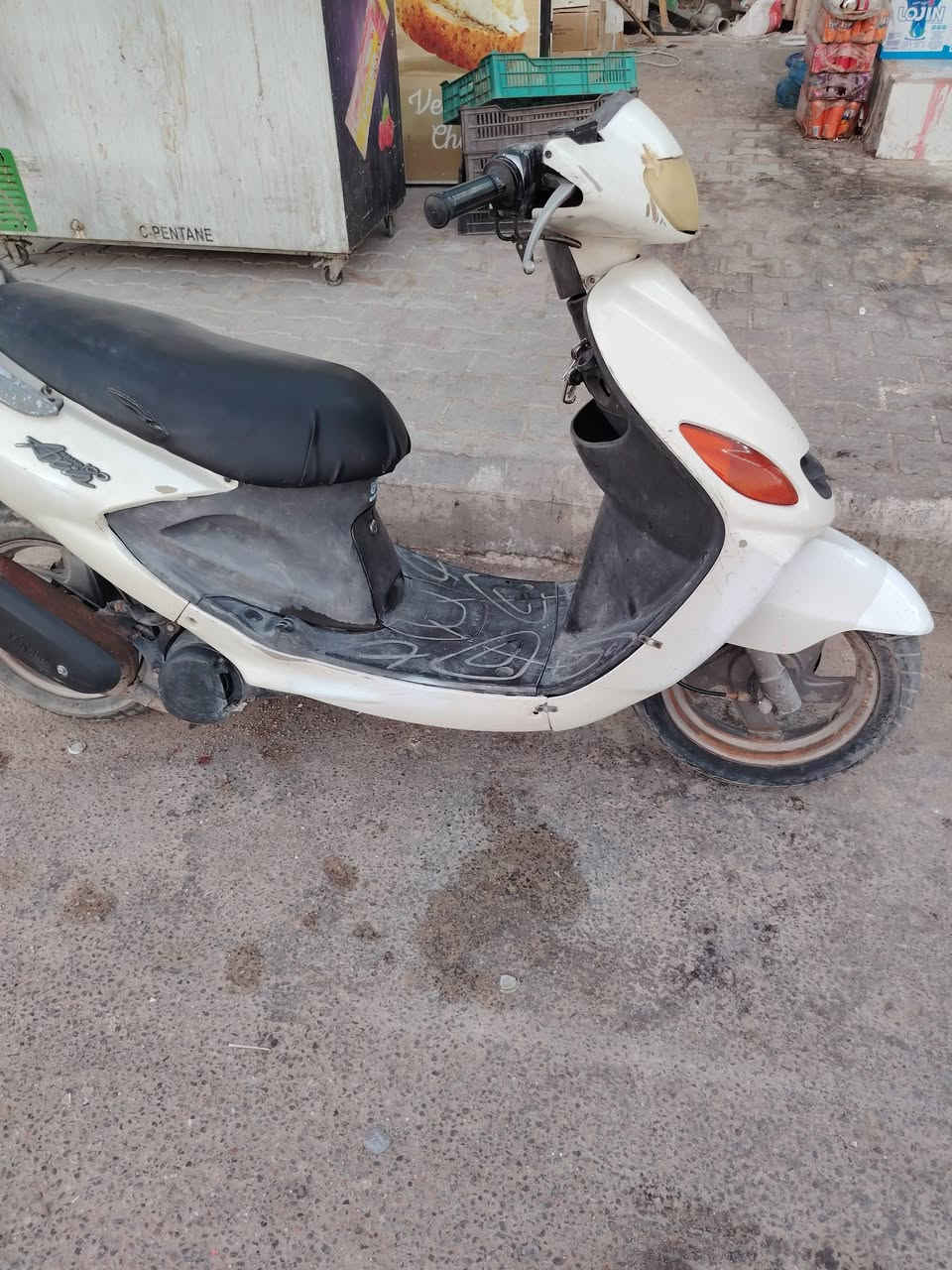 دراجه دولفين أبيض
كهربائيات كله شغاله 
مجفته

***********
