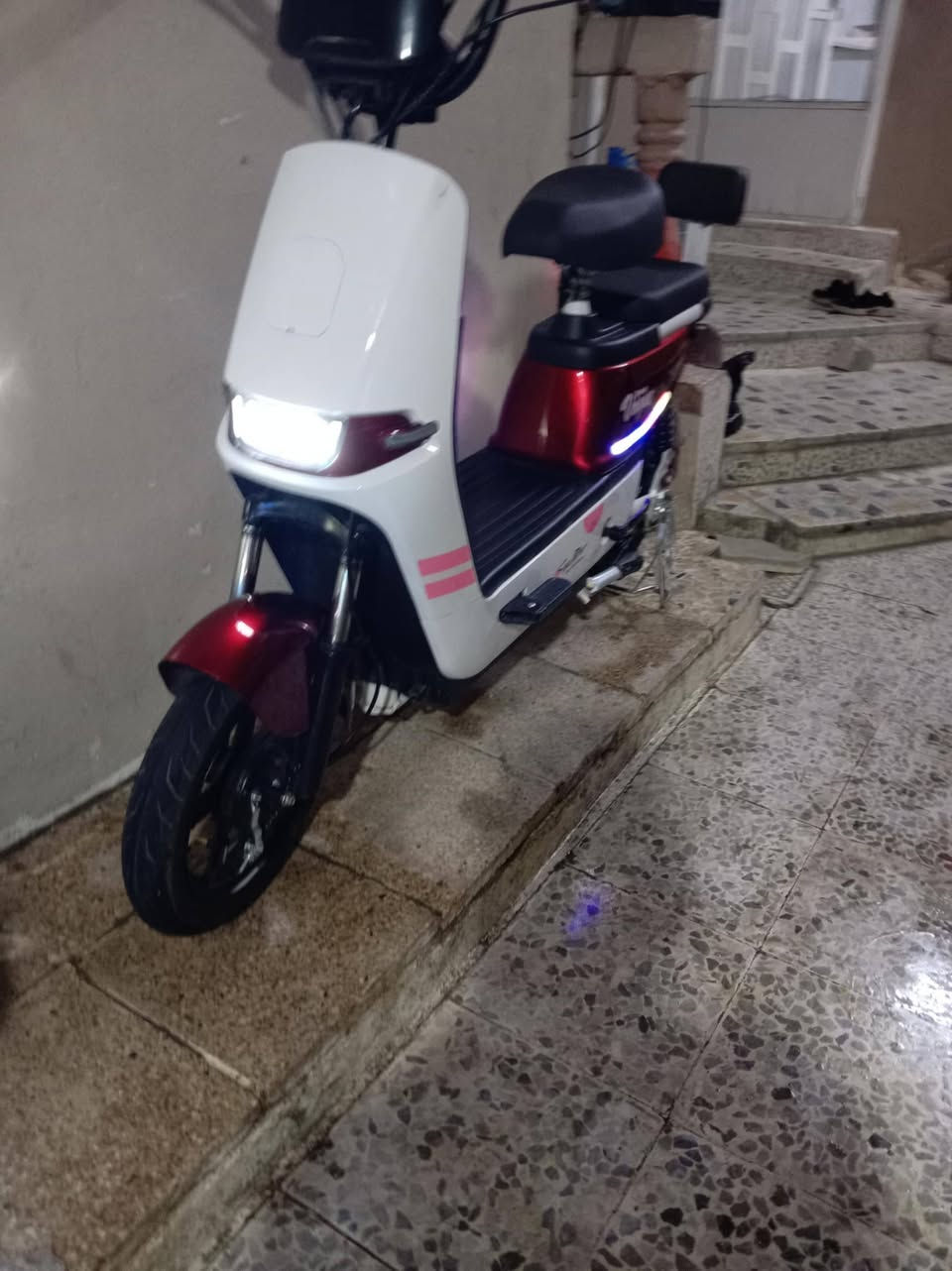 للبيع ماطور شحن
موديل 2025
لايت زينون
اشاير يمين يسار
مرايات البطاريات 4دبل الجبيره 
السعر 275اوبي مجال 
المكان الموصل الأيسر 
الاستفسار اتصل على رقم ***********
