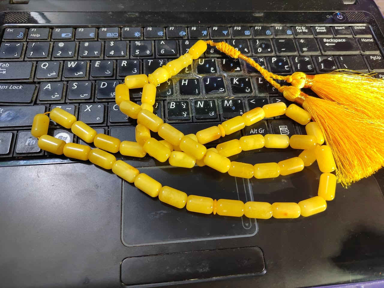 بصفاء القلب وجمال كبير تحفة من الكهرب الحر الصافي المضمون كما عودناكم دائماً وابداً ... بعدد حبات 47 حبة + حبة احتياط مع الكركوشة بقياس 15 ؛×9 ملم وشاهد من الجمال والروعه  وبوزن 49 غم ,,,,, مضمونه من الكبس والضغط والكهرب الصيني ,,, شرط الفحص  ,,, اكتب تم تلكه السعر على الخاص لاتصال على ىالخاص او على الواتساب بالرقم *********** يوجد شحن داخل وخارج العراق
