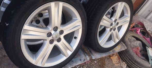 السلام عليكم تخم ويل كب كورلا حجم ١٧ اصلي شركه كندي تخم تاير اخو الجديد وياله جدد الوك لا عواج ولا تصليح ولا لحيم ولا صبغ اللبيع فقط بدون مراوس مكان بغداد الزعفرانيه ***********بي واتساب
