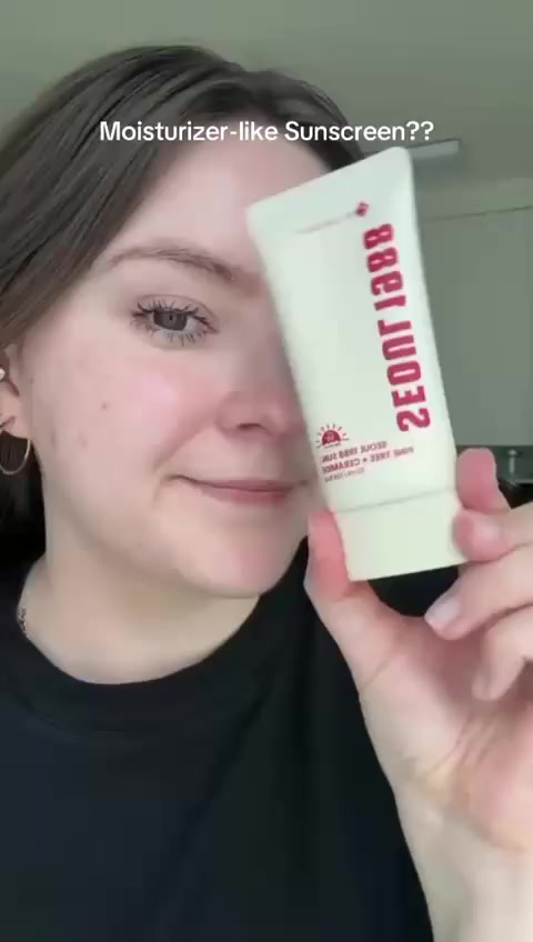 🌞💗 واقي شمس K-SECRET Seoul 1988 Sun 🇰🇷
خفيف، يحمي بشرتچ SPF50+ PA++++ ضد UVA/UVB والضوء الأزرق 🫧
✨ لا يترك بقايا بيضاء أو ملمس دهني
✨ سيراميد + ببتيدات + نياسيناميد لتحسين مرونة البشرة ومكافحة علامات التقدم بالسن
✨ مناسب للبشرة الحساسة، خالي من الكحول والبارابين والكبريتات والألوان الاصطناعية ✅

توجد توصيل لجميع المحافظات العراق 🇮🇶🚚🚕للحجز والاستفسار يرجى التواصل عبر الخاص 📩💌توجد لدينا عروض خاصة وخصومات وهدايا 🎁😍


**إذا كنت صاحب هذا الإعلان وتريد حذفه لأي سبب، رجاءا أرسل رسالة إلى الدعم الفني**