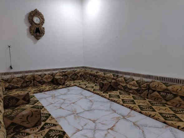 يتكون من: 

غرفه + صاله + مطبخ + ديوانيه + ترك 

جميع الخدمات متوفره: 

1-ماء

2-كهرباء

3-مولد سحب 

4- تبليط

العنوان سوق الشيوخ حـي الجوادين شارع ام البنين

للأستفسار الاتصال على الارقام التالية 

(***********) واتساب

(‏‪***********‬‏) اتصال
