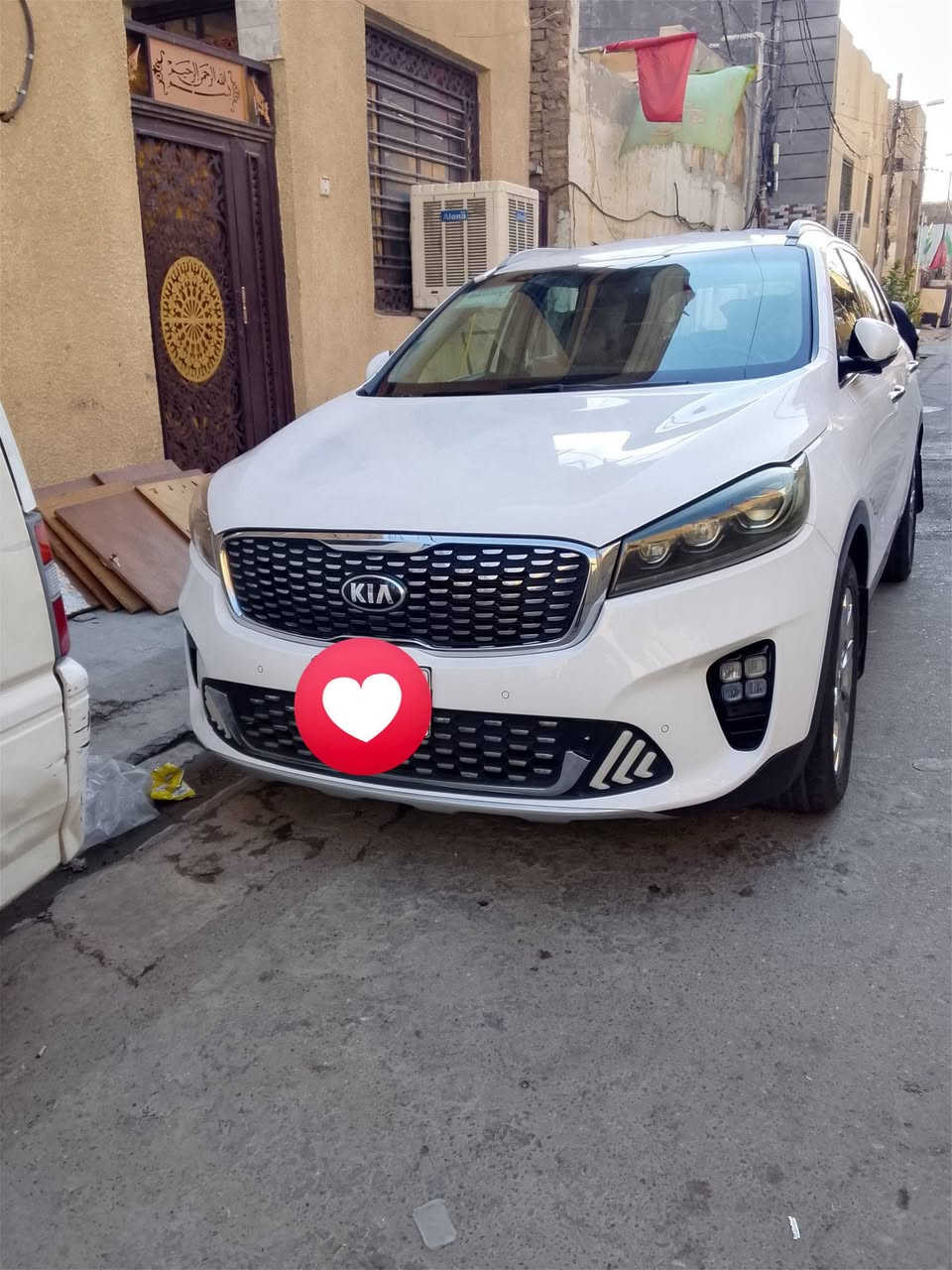 سلام عليكم سورنتو 2018 شكل 2020 سياره نضيفه بيهه صبغ بس بنيد الباقي كله مكفول رقم بغداد الماني باسمي السعر ٢٠٠ وبيهه مجال مكاني بغداد مدينه الصدر رقم الهاتف ***********
