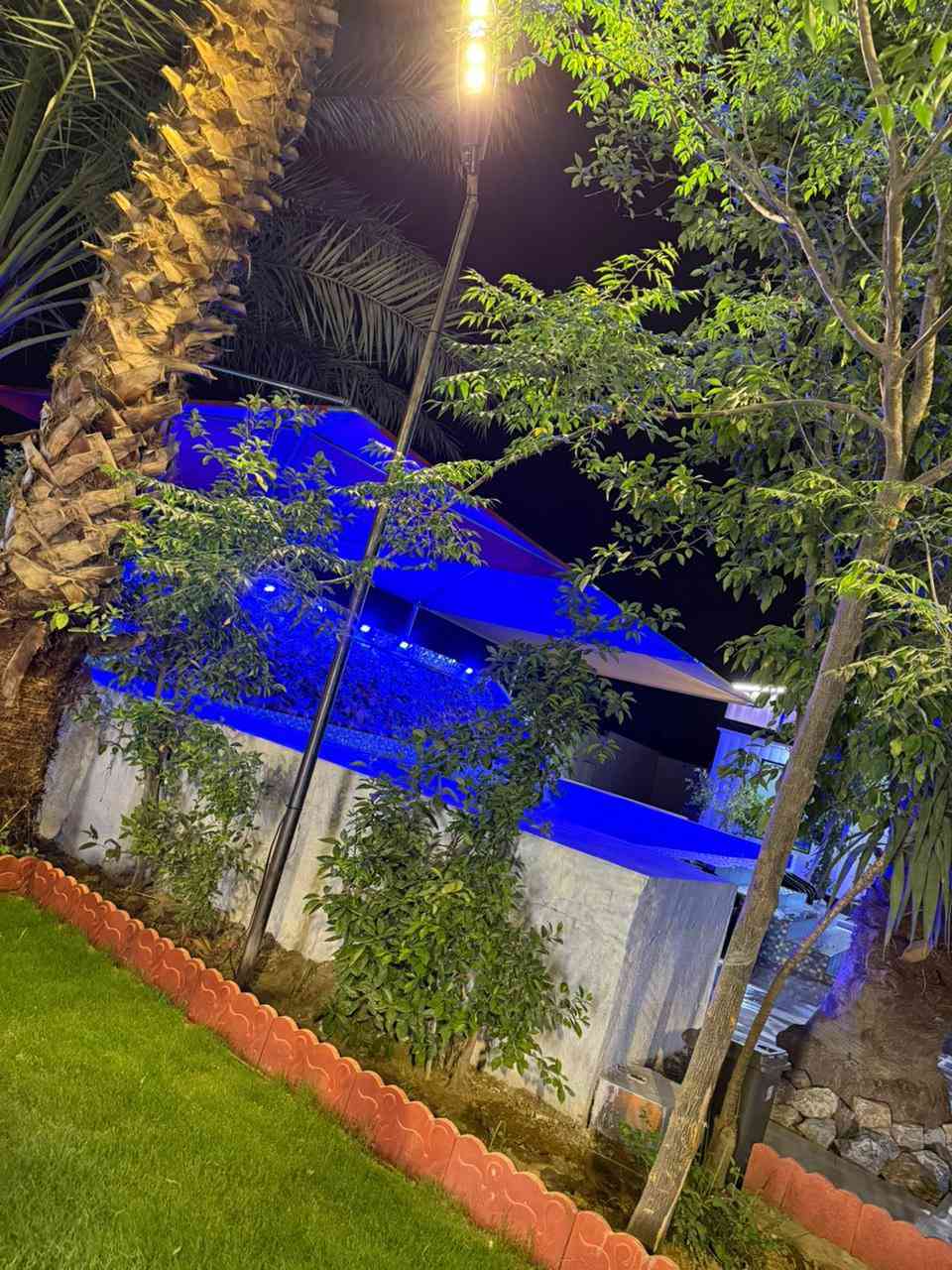 مزرعه بلد مؤثثه وكامله غرف 2 وصاله كبيره ومطبخ
🚨كراج سيارات كبير 🚙🚙🚙🚙
🚨حديقه كبيره وشجار عاليه 
🚨باربكيو شواء ومطبخ مؤثث 
🚨شلال كبير للتصوير 
ا🚨ألعاب للكبار والأطفال 
بليارد 🎱
منضده🏸
فيشه 
ديلاب هوه ❗️
معادله 
زحليكه 
مرجوحه 
المزرعه كلش حلوه تفاصيله وجميله 
الرقم اللاستفسار ***********
