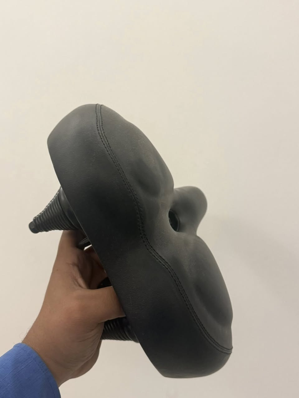 سلام عليكم
للبيع اغراض اصليه مستخدمه فقط 

خوذه عاديه جبليه الجديد ب٥٠ دولار بالمواقع يعني ٧٠ الف 
اني ابيع ب ٣٥ الف  

خوذه داون هيل نظيفه جداً ما مستخدمه فقط لابسها
الجديده ب ٨٠٠ درهم او ٢١٠ دولار يعني ٣٠٠ الف اني ابيع ١٥٠ الف 

خوذه واقية راس من سبشلايزد 
ب٦٦ يورو ( ١٠٠ ) اني ابيع ٥٠ الف

الي يريد ياخذ الغراض كلهن يدفعلي سعر بالخاص 
او هذا رقمي 
0780 966 55 99
