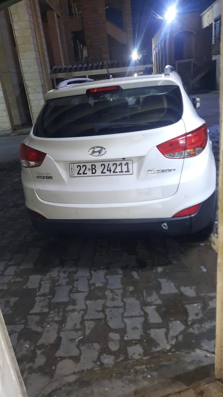 السلام عليكم عندي سياره توسان موديل 2011 بانوراما السياره بها قطعتين صبغ باب يمناه باب الخلف عنوان بغداد الوزيريه محرك 2400 هذا رقمي بي بس واتساب*********** السعر 133 بيها مجال بسيط سياره جاهزه من كل شي محرك وقير جدا نظيف سياره مسوي لها نانو سيراميك
