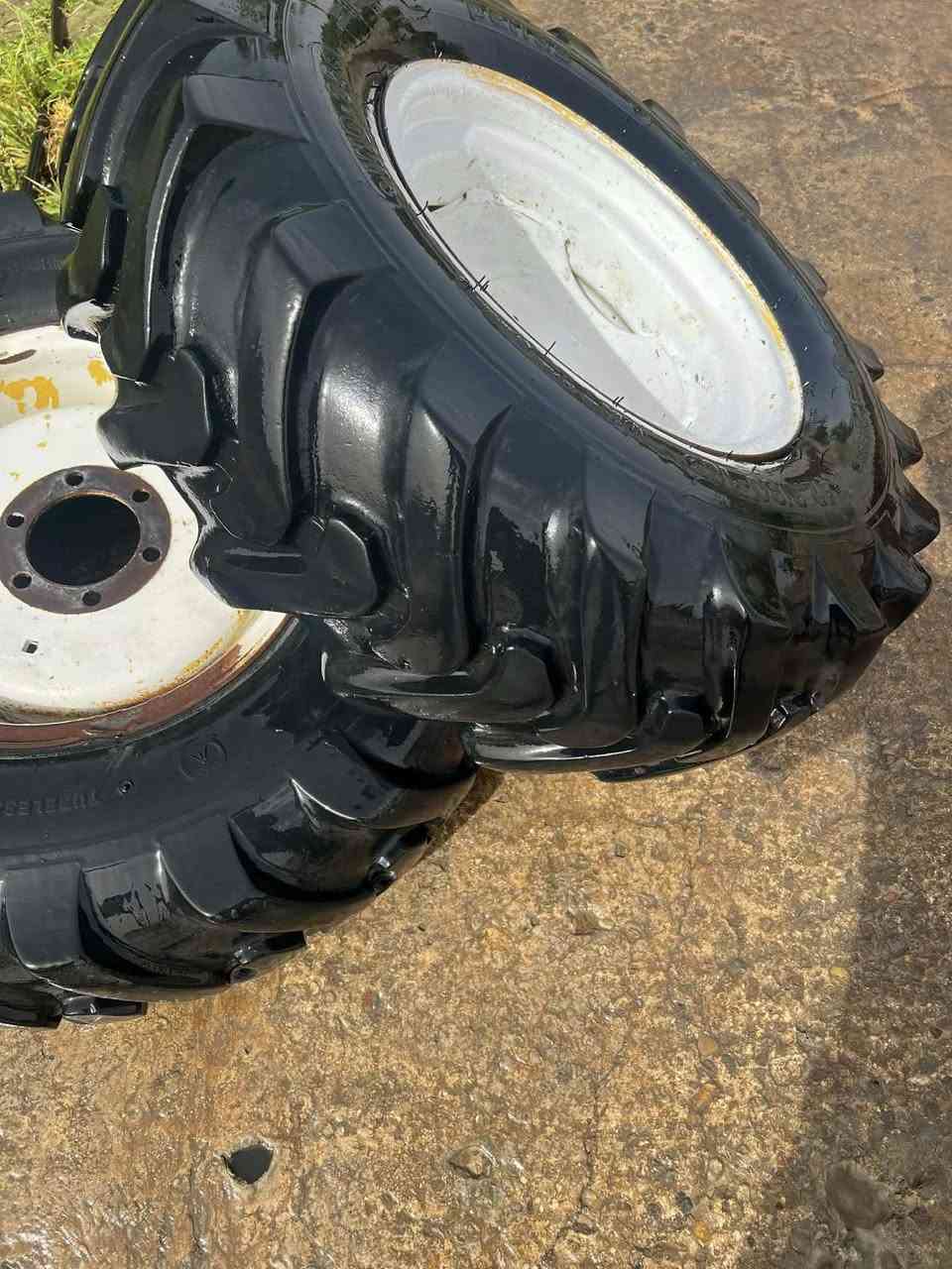 تايرات 18 نيو هولاند
***********
