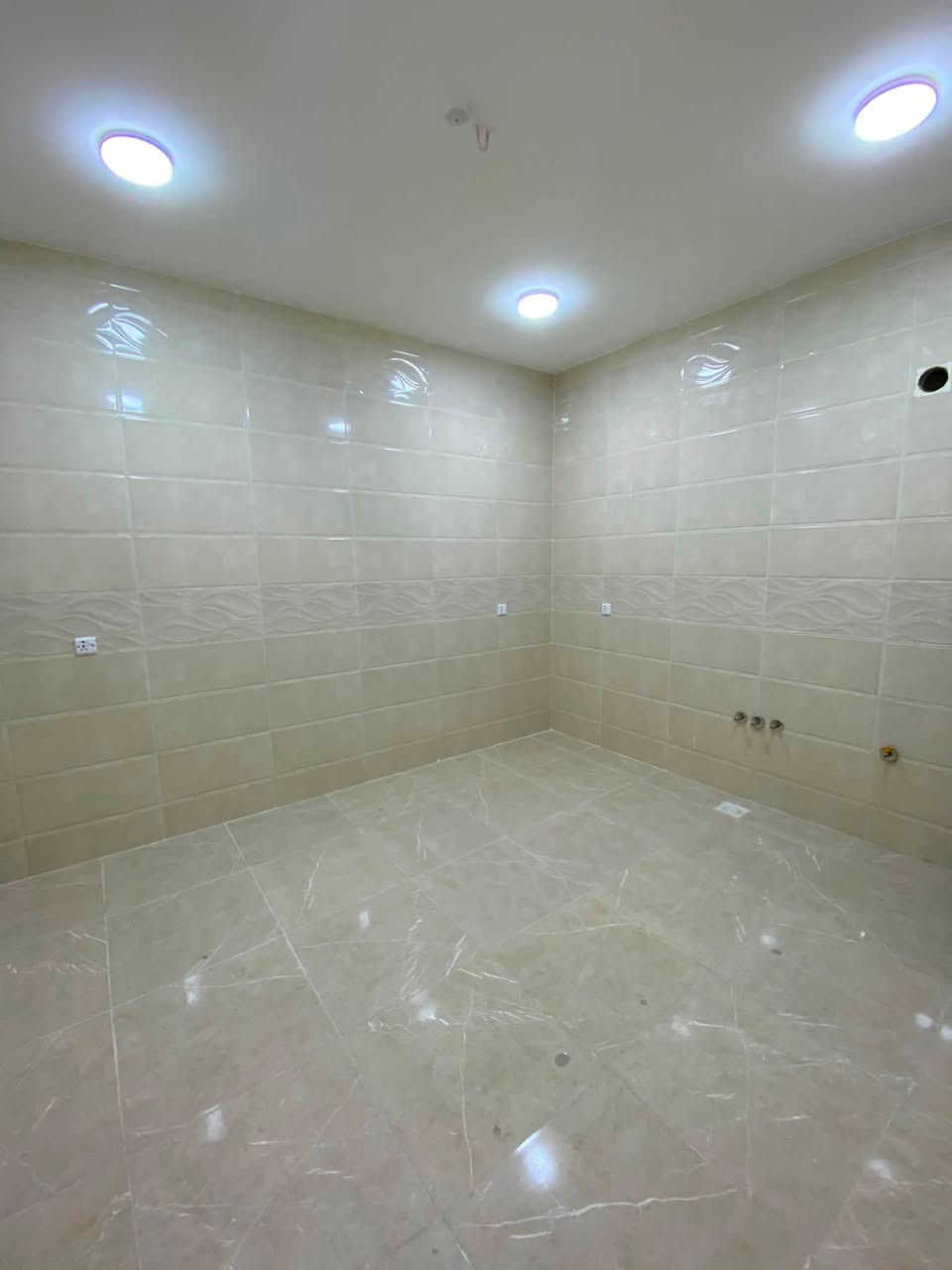 🔥للايجار في السيدية
زيرو✅غير مسكون يحتوي على👇🏻

3غرف نوم وصالة ومطبخ وخدمات 

📍موقع مربع المعلمين

الايجار 850

للاستفسار والتواصل

زين العابدين الشمري ***********
