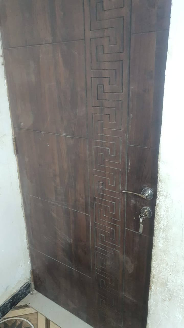 السلام عليكم متوفر ٦٠٠ باب متنوعه نوعيات مختلفه جيدة نضيفه بيع شلع الاتصال ع الرقم***********
