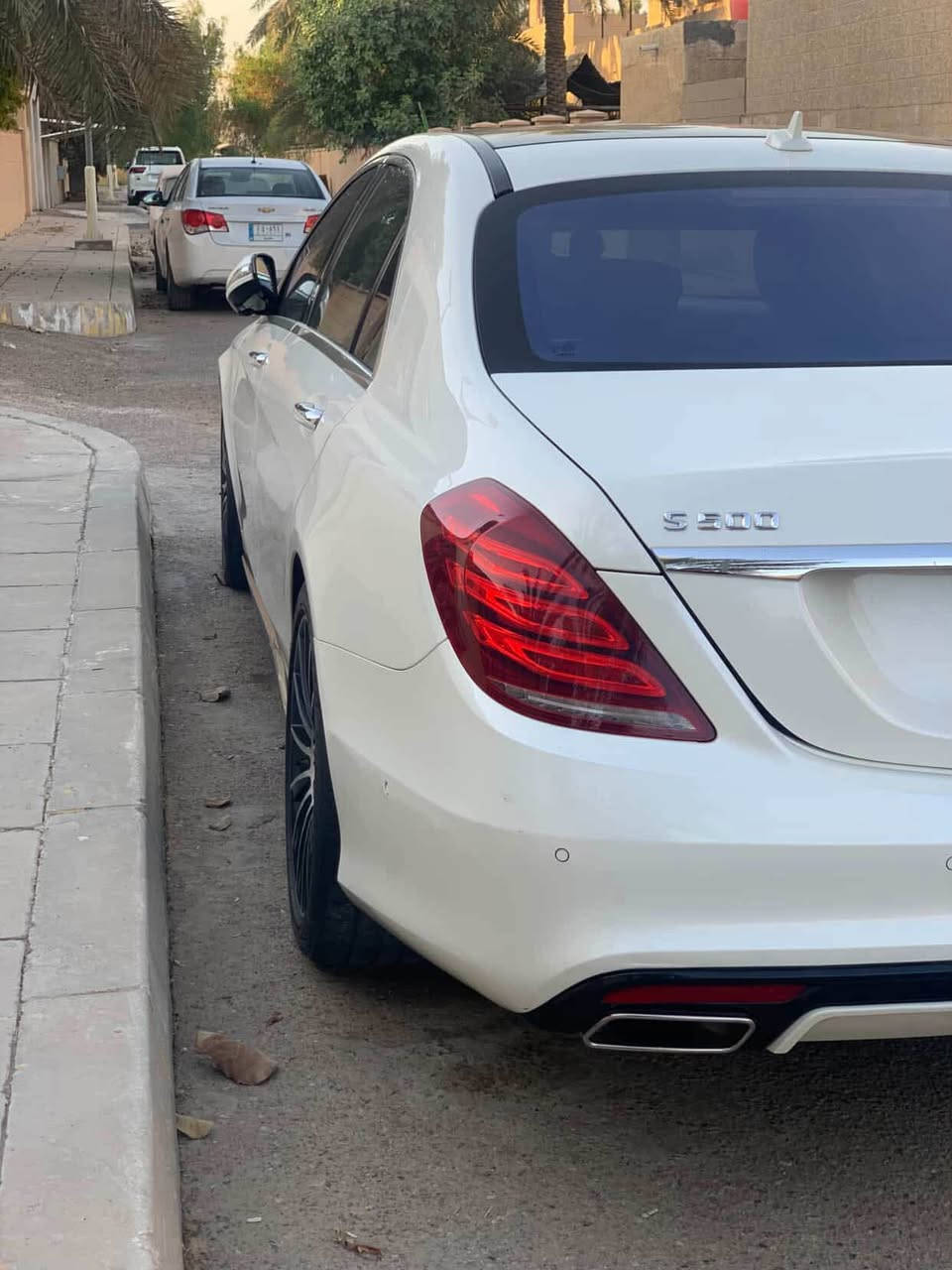 مارسيديس بنز 2016 (S Class500)
وارد المان

مكان السيارة/بغداد .

السيارة مكفولة من الصبغ والبارد والتبديل . 

مواصفات (5فصوص).

#نظام (night vision )عرض الطريق بالكامل مع كافة التحذيرات والانظمة المرورية.

#نظام الكاميرات(٣٦٠)درجة من كل الجوانب حتى النقطة العمياء (تصوير كامل للسيارة).

#حساسات أمامية وخلفية كل الجوانب تظهر في الشاشة الامامية مع التنبيه..

#ميزة القيادة الذاتية مع (كروز السرعة)النظام الذكي.

#ميزة اظهار العلامات المرورية وتحديد السرعة في الشارع بالشاشة للتنبيه.

#رادارات امامية وخلفية وجوانب بالمري للتنبيه وتظهر بالشاشة لمنع وقوع حوادث.

# نظام (ايكو)في الازدحامات والترفك لايت(اطفاء ذاتي).

#نظام التعطير مع التبريد(عطر الشركة)حسب الاستخدام (أوتو)يوجد في جكمجة العطر..

#أربع بيبان مع الصندوق شفط..

#نظام تغيير الالوان حسب الرغبة 8 ألوان.

#نظام الترحيب عند فتح الباب في الدشبول.

#ابواب خلفية كبير(لارج)+خمس بردات بلادي..

#تبريد خلفي منفصل حسب المستخدم.

#كشنات خزن ميموري +تدفئة وتبريد وتدليك.

#نظام تحكم في الشاشة عن طريق الماوس .

#شاشات عدد(2) (DVD)للعرض في المقصورة الخلفية.

#تخم تاير دلوب

#دبل بصمه

#صفر مسج 

#صيانه كامله (دهن وفلتر كير+دهن وفلتر محرك+تبديل قايش +تخم دسكان وفلنجات+فيت بم +باتري محرك وباتري العقول )

السعر 48.000$ 

رقـــم صـاحــب الـســيــارة

***********
