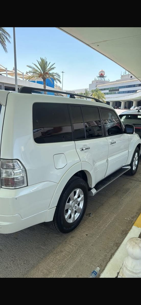 للبيع ‎
باجيرو حبتور 
موديل 2016 
خليجي مكفول كفاله عامة
معروفه مواصفات الحبتور فول 1/1 
فتحة
جلد 
دمام
محرك 3500
.
رقم اربيل باسم المالك تحويل مباشر 
هزه وسنويه جديده ورقم جديد  ، 
السيارة جاهزه من كلشي ونظافة 100% 
مكفوله كفاله عامة من كلشي 100% 

العنوان : بغداد  حي الجامعة او المطار 
.
رقم صاحب السيارة 
***********
