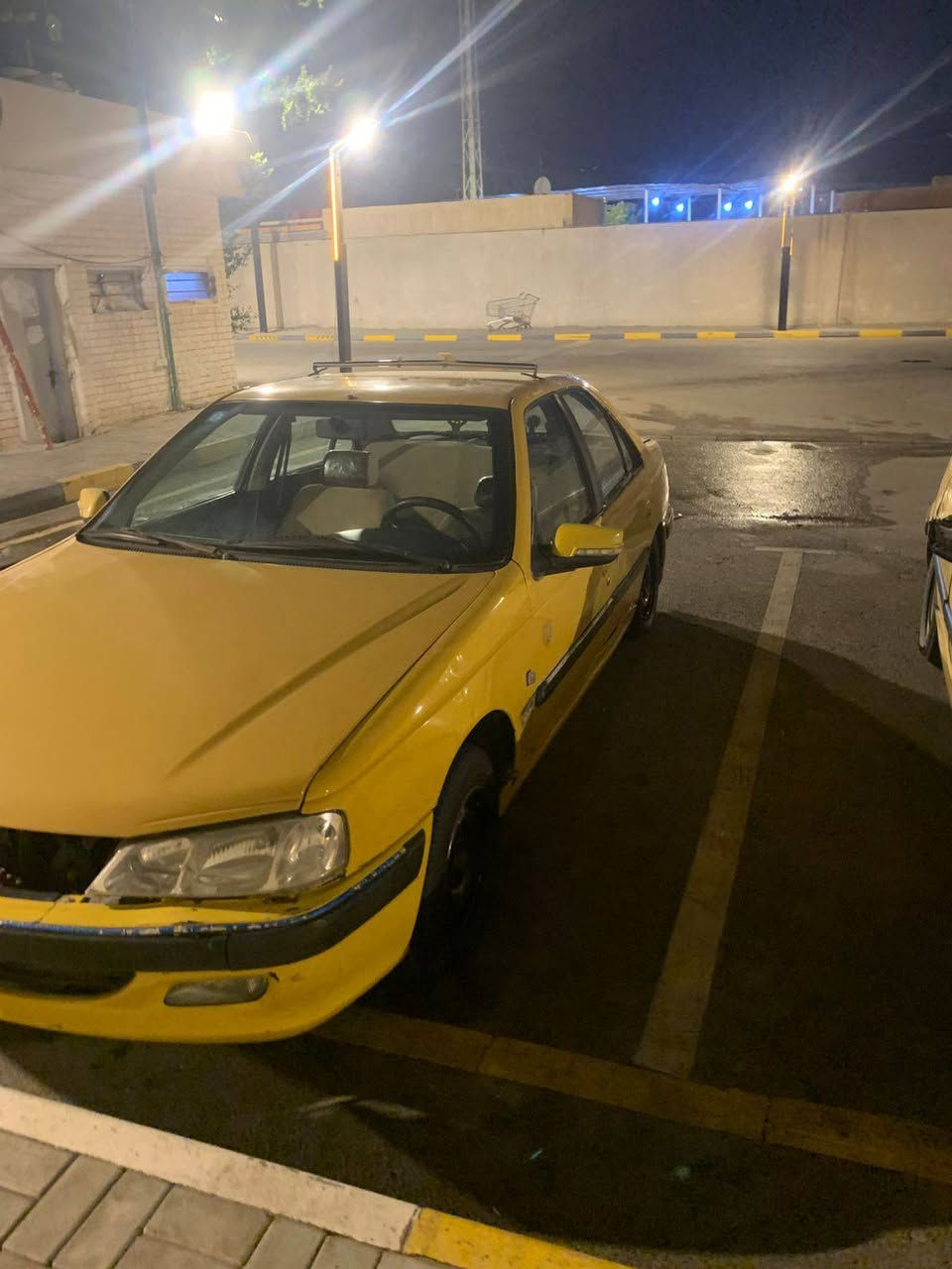 بيجو بارص موديل 20015
كير مكينه  خير من الله تبريد يرادله شحن غاز 
بنيد مبدل بدون طاير يعني بدون ضربه 
وجاملق مرشوش بدون ضربه بس جراد ورشيته 
مكان السياره بغداد الكاضكيه الطي 
السعر 33 ,رغم الهاتف***********
