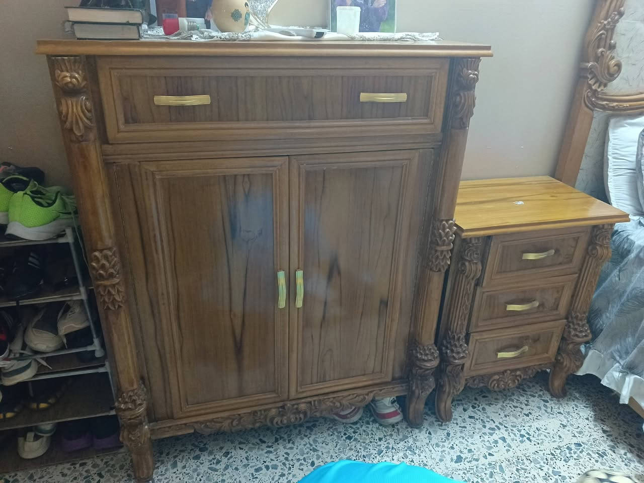 السلام عليكم غرفه للبيع السعر مليونين بيها مجال الاتصال على***********
