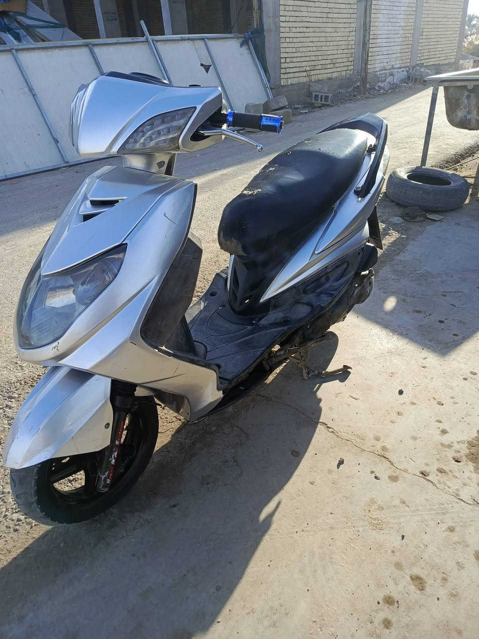 سكنس فحل للبيع دراجه خير من الله مكينه ناعمه كلشي شغال بيها سلف هندر مكاني بغداد المدائن 
***********
