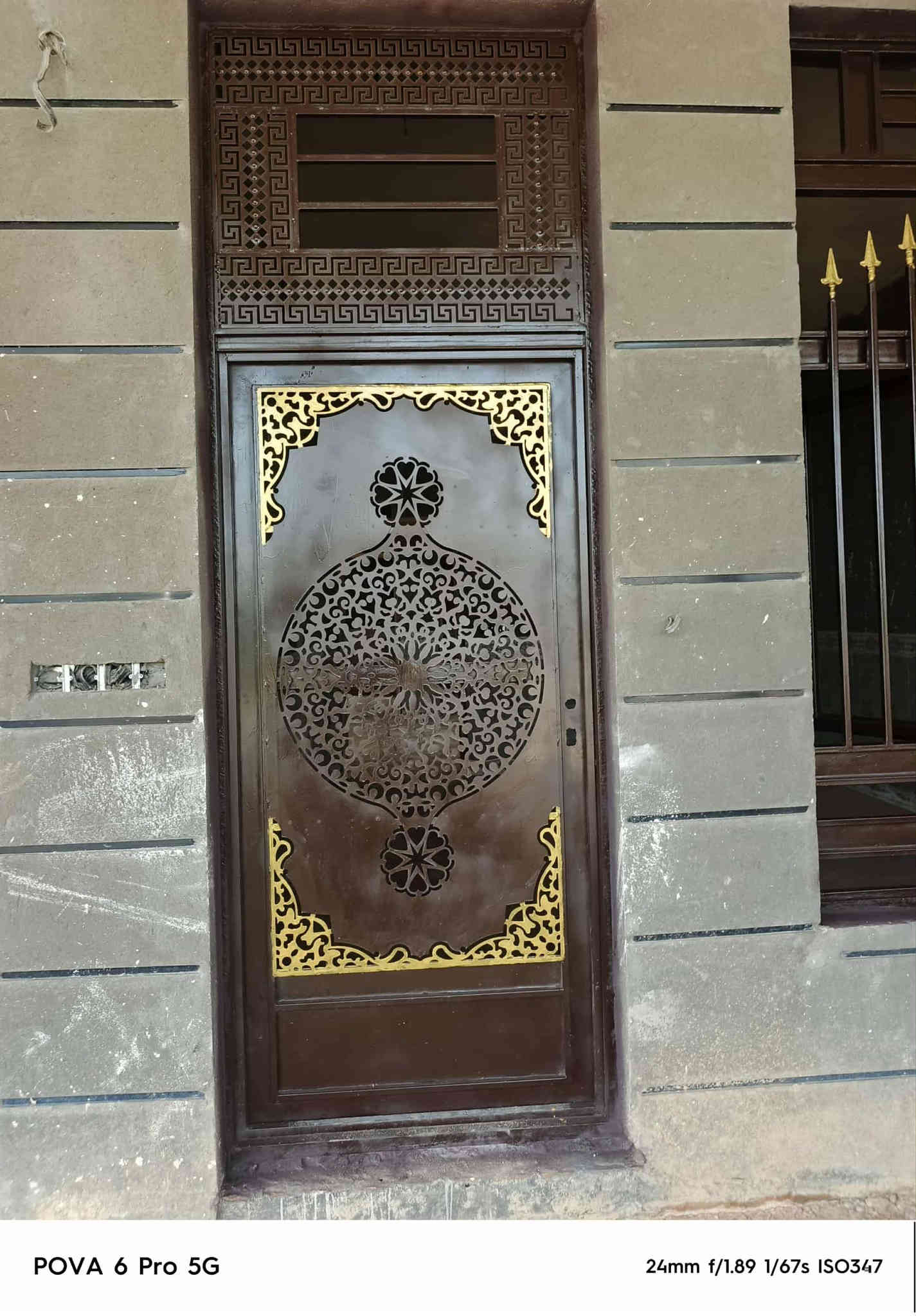 شاب مسيباوي يشتغل صبغ البيوت والمحلات وكافة انواع الشبابيك والابواب وباسعار مناسبه وهءا رقمه ***********
