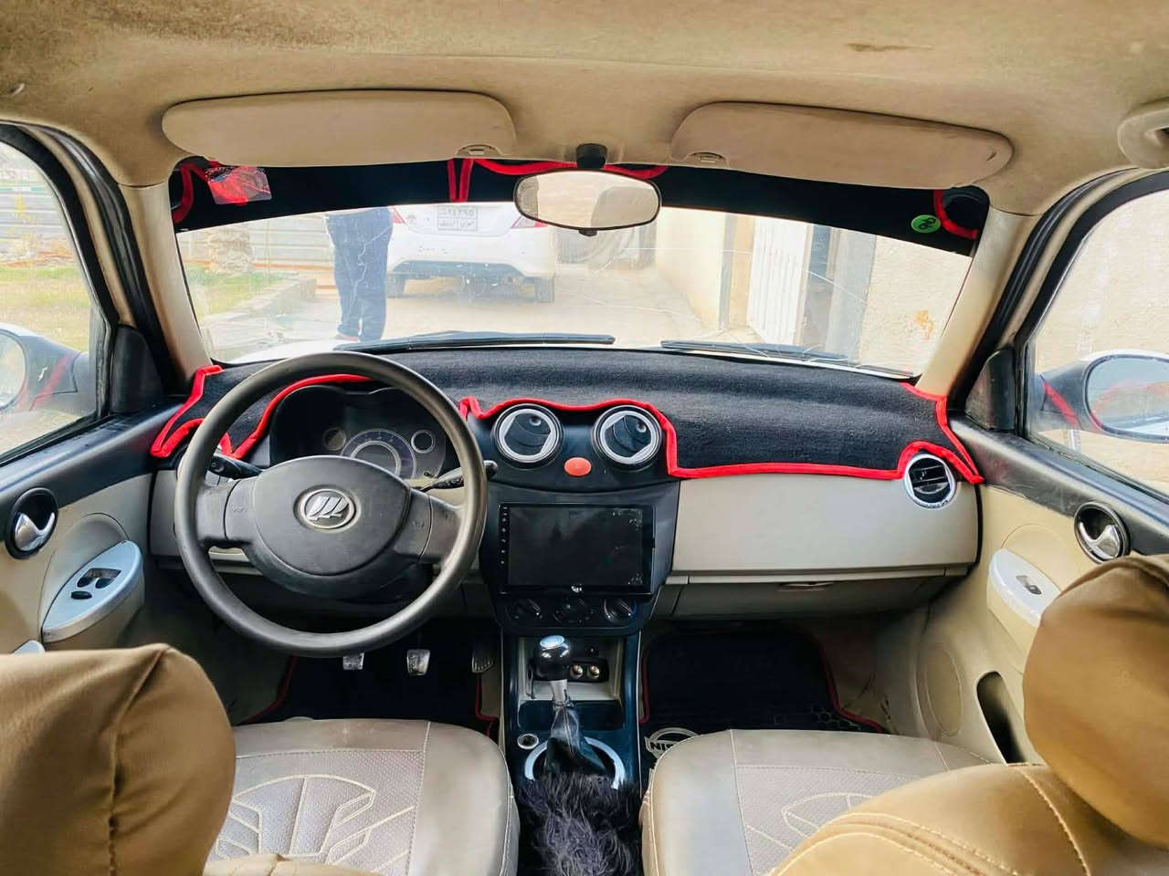 السلام عليكم 
ليفان 2013 رقم بابل انكليزي مميز
قطعه صبغ ولباقي كفاله وبيها باردات بسيطه بدي كات مزوده تزويد حلو ومال جنيان تبريد كير محرك حداديه كله جاهز وجديد السعر ٤٢ وبيها مجال 
وترهم قسط مع الضمانات مكان السياره النجف ... حي العداله للاستفسار اتصال او واتساب *********** بغداد, العراق
