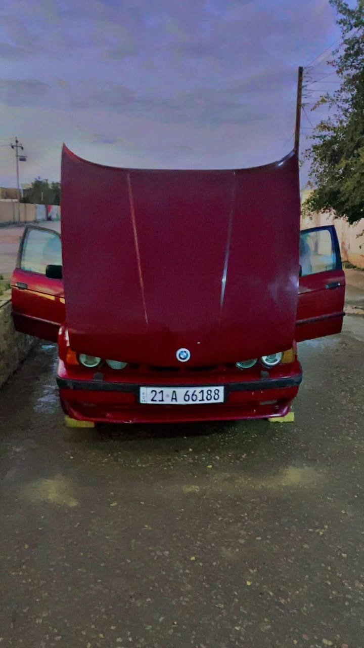 السلام عليكم بي ام 525موديل 90 مسكر فانوس كير اوتو السياره جاهزه عوزه شغلتين صدر امام او دوشمه السعر 65 او بيه مجال عنوان السياره بابل المحاويل متواجد فيس او اتصل ***********
