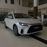 تويوتا يارس ٢٦ زيرو مماشيه للبيع سيارة بناتية حلوة و صغيره اقتصادية  م...