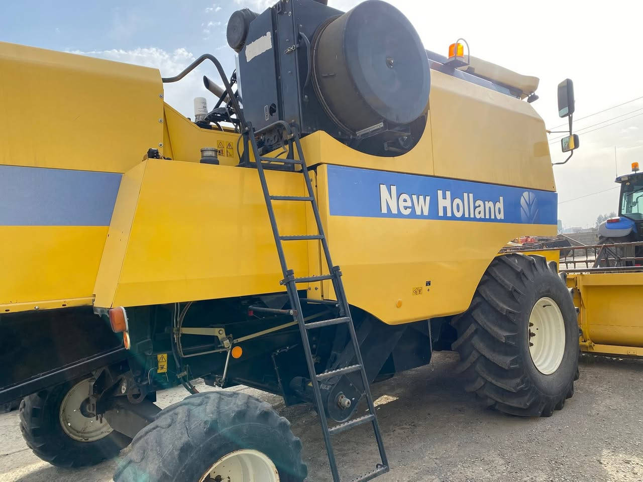 حاصودة للبيع
مواصفات :
*موديل 2014
*قايش 5040
*أوروبي بلجيكي اصلي
*مكفول كفالة عامة
العنوان : كركوك -قرب مطعم ميديا
رقم الهاتف :
***********
***********
New Holland
