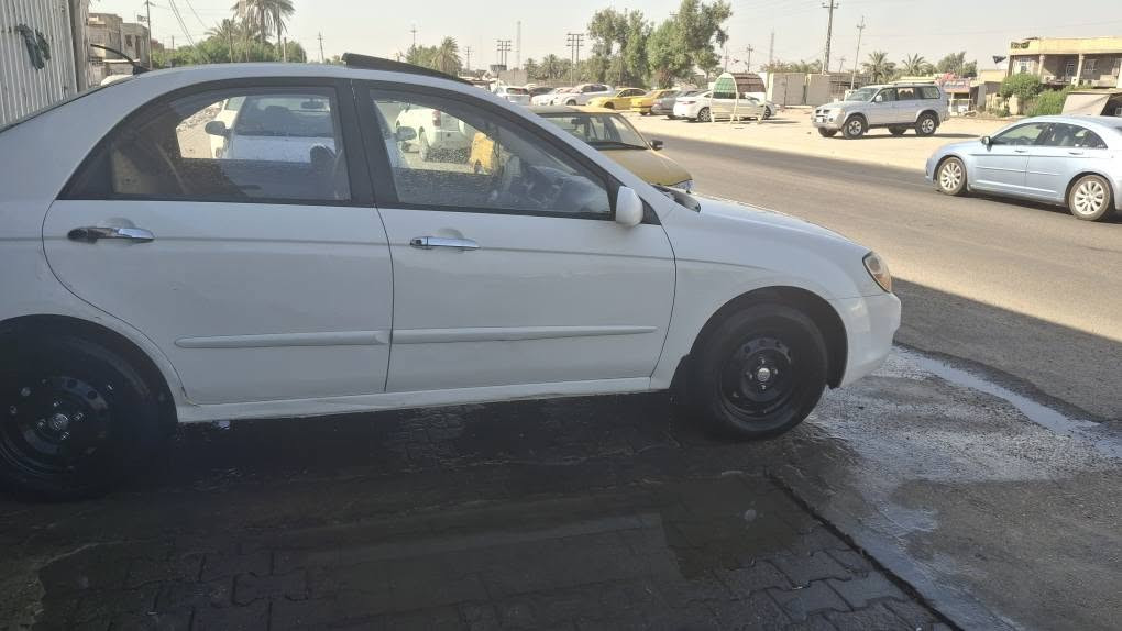 سيراتو موديل 2009خليجي محرك وكير وحدادية وتخم تاير تبريد تدفه كهربيات كاله شغاله ماشيه 169حقيقي بيها جمالغ خلفي بدون صبغ والتبديل السنويه 28السعر 85مكان السيارة الدوانية قظاء الشامية للبيع او مراوس لانترة اووبتمه سوناته محرك 2400رقم *********** النجف, العراق
