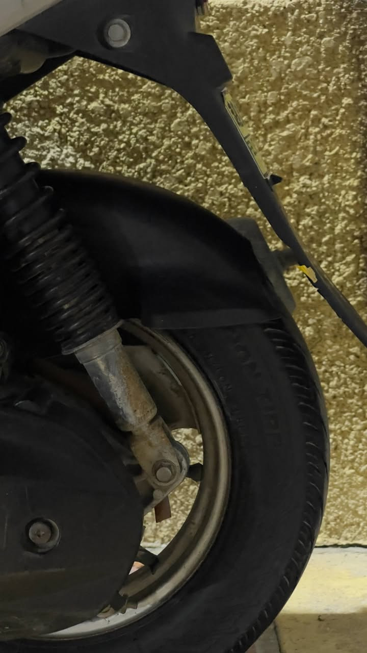 سلام عليكم 
الدراجه  مرواس بكير  
مراوس بكير فقط ويكون أصولي 

*********** ساجد
