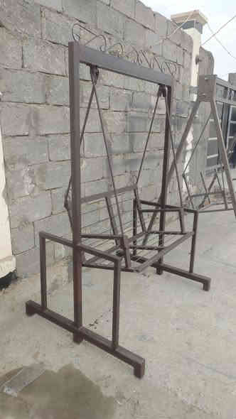 مرجوحة 3 نفرات السعر 110 
مرجوحة نفرين السعر 65 
مكاني الرمادي ***********
