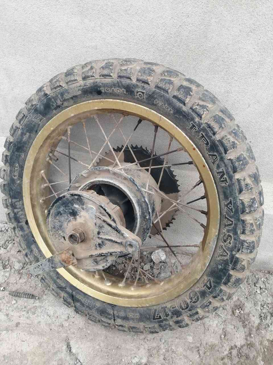 حجم 17 ياباني اصلي المكان الموصل للبيع كامل 80الف وبي مجال للطيبين 
***********

***********
