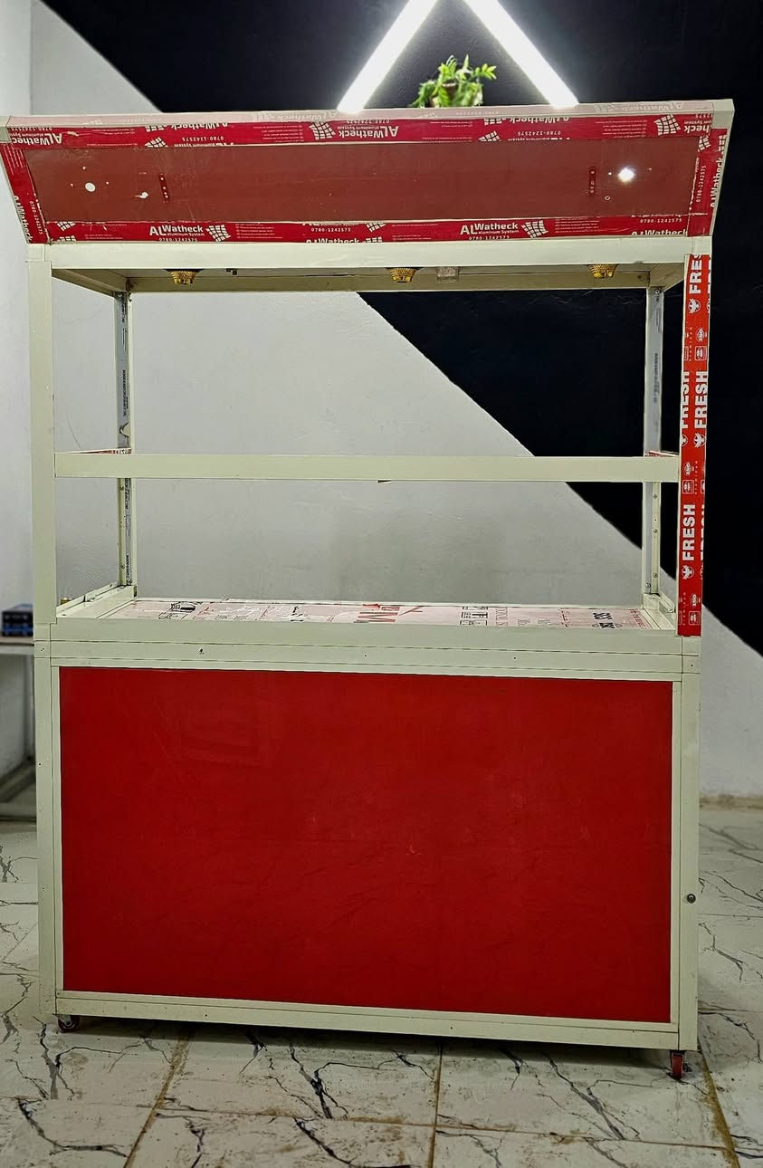 ميز كافتريا جديد 180 وبي مجال قليل
سنكي نظيف 50 وبي مجال قليل 
دومنه عدد 3 جدد 15 الف نهايتهن
.
واتساب ***********
