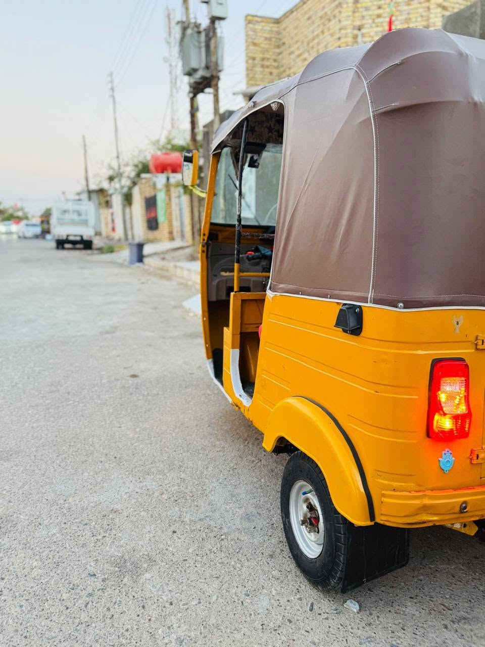 سلام عليكم تكتك موديل 2020/10  لكشرا كفاله عامه سعر6000وبيه مجال مكاني ميسان قلعه صالح ***********
