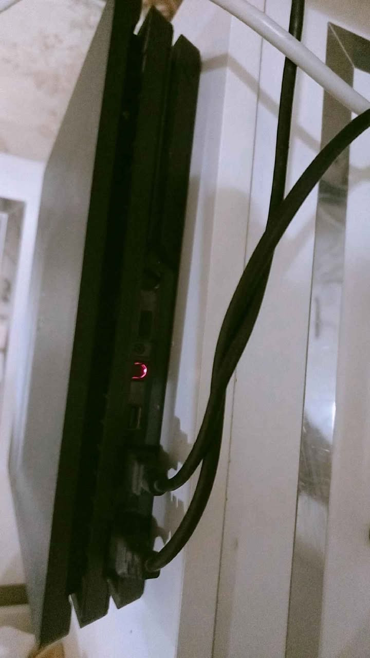 بلي 4 برو جهاز نضافه ٩٥٪ ويا ٣ يدات ثنين باله اصليات وحده تجاريه شغالات ١٠٠٪+  6اقراص  باتل فيلد 1+ كول اوف ديوتي بلاك اوبس 3 +فيفا 23+وتش دوكس +ذا لاست +كود اوف وير اله الحرب  الحزء الثالث +5 العاب داخل الجهاز بيس 26+فار كراي 6+كول اوف ديوتي +كروسوت +سبيد ستورم مكاني بغداد البلديات السعر 350 بغداد, العراق


**إذا كنت صاحب هذا الإعلان وتريد حذفه لأي سبب، رجاءا أرسل رسالة إلى الدعم الفني**