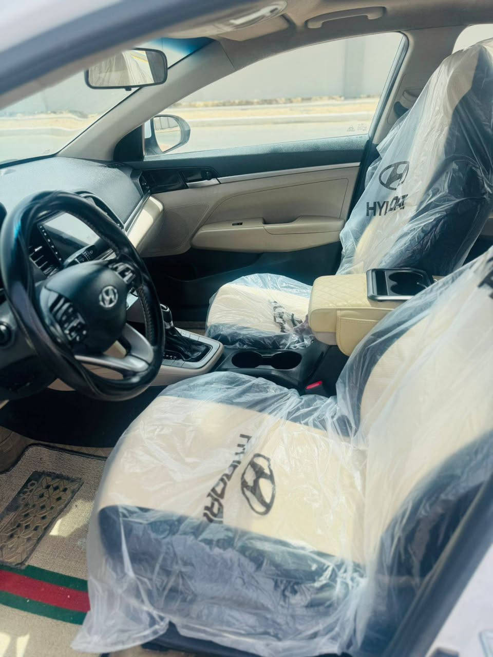 السلام عليكم النترا موديل 2020 خليجي
فول مواصفات رقم بغداد جديد سنويه بسمي محرك 2000, دوش 
بيه بارد بلجاملغ الامامي وبيه ملاحظات بسيطه جدا مكان سياره بصره زبير رقم هاتف ***********
