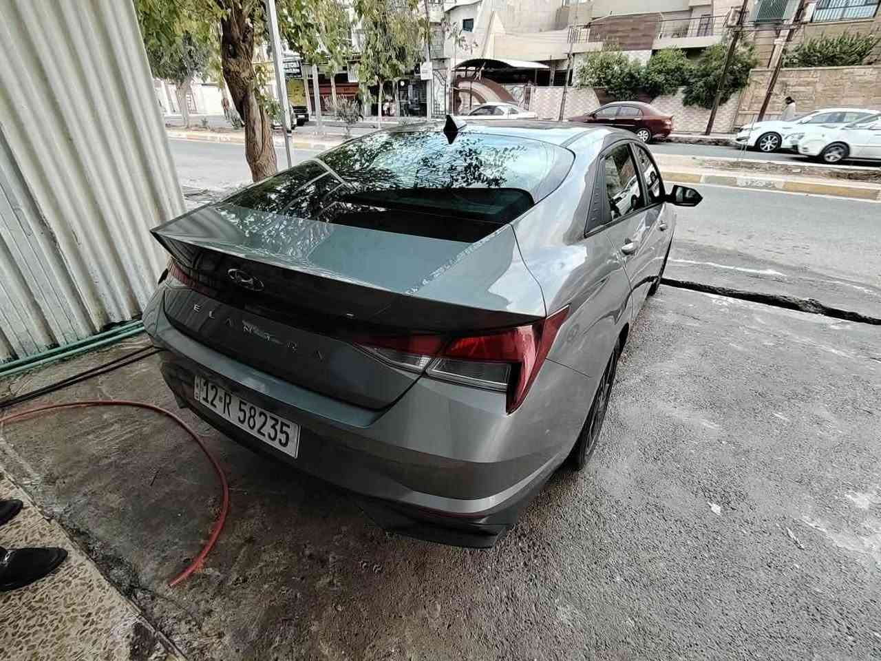 للبيع موديل 2023 رقم
*********** موصل 
سعر 153 قفل 
بيه قطعين و ملاحضات بسيطه 
تواير شتريت 4 
وباتري
