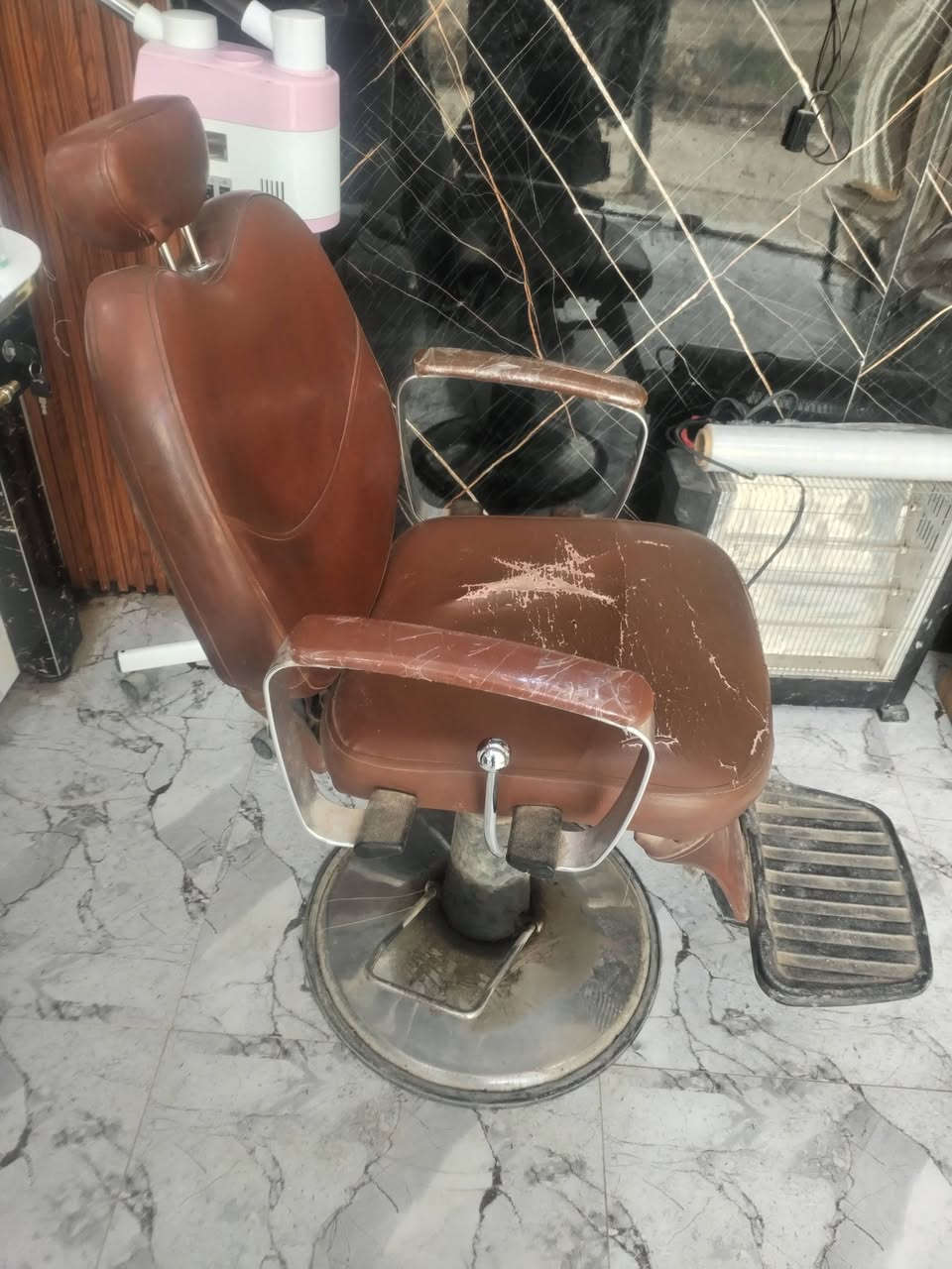 سلام عليكم
كرسي +مرياية للبيع السعر 125
لاتصال ***********
