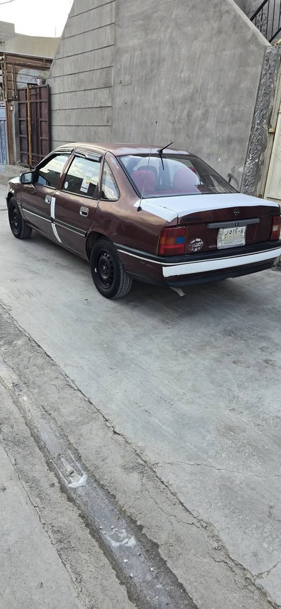 السلام عليكم فكترة موديل 90 سياره عل ابلاد قطرة صبغ مابيها قفل مركزي باور دفتر بانزين ولاضربة سياره مكفولة كفالة عامة تخم تاير جوه جديد كهربائيات كلة شغالة ***********
