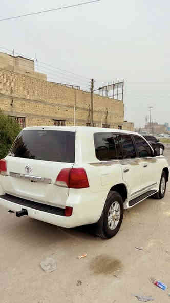 يالله ادوات ادوات ادوات  لاند كروز 2011  خليجي حاوية بدون كص بدون فتح جاهزة من كلشي ع وضع الشركه السياره دخول جديد مكينة 8 سلندر بريم تاير جديدة  تريك ناشف  من حدادة من نعومة تعهد من السرقة والعشائر والكص العنولن بصرة سعر 160 بيهة مجال  ***********
