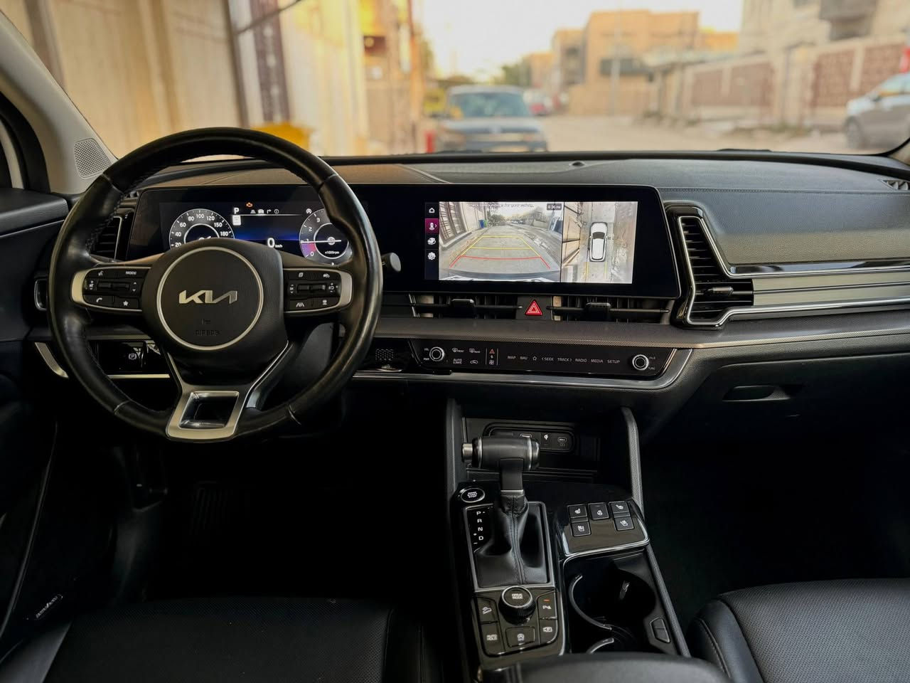 السلام عليكم 
كيا سبورتج وارد امريكي للبيع 
رقم بغداد بسمي هزه ورقم جديد 
موديل 2023 برستيج 
ماشيه 30 الف ميل 
حادثه بنيد نفسه مصلح ومصبوغ 
والجاملغ بارد 
راديترات بلاديه بدنه شاصي فخذه مكفول 
السياره فول مواصفات 
4 كامرات 
شاشه جبيره ذكيه متغيره 
تدفئه تبريد كشنات 
جنطه كهرباء 
كراسي كهرباء 
ذاكره كراسي 
هواي مواصفات والبرستيج معروفه مواصفاته 
مكان السياره بابل حله مركز 
سعر السياره 231للاستفسار الاتصال على ***********
