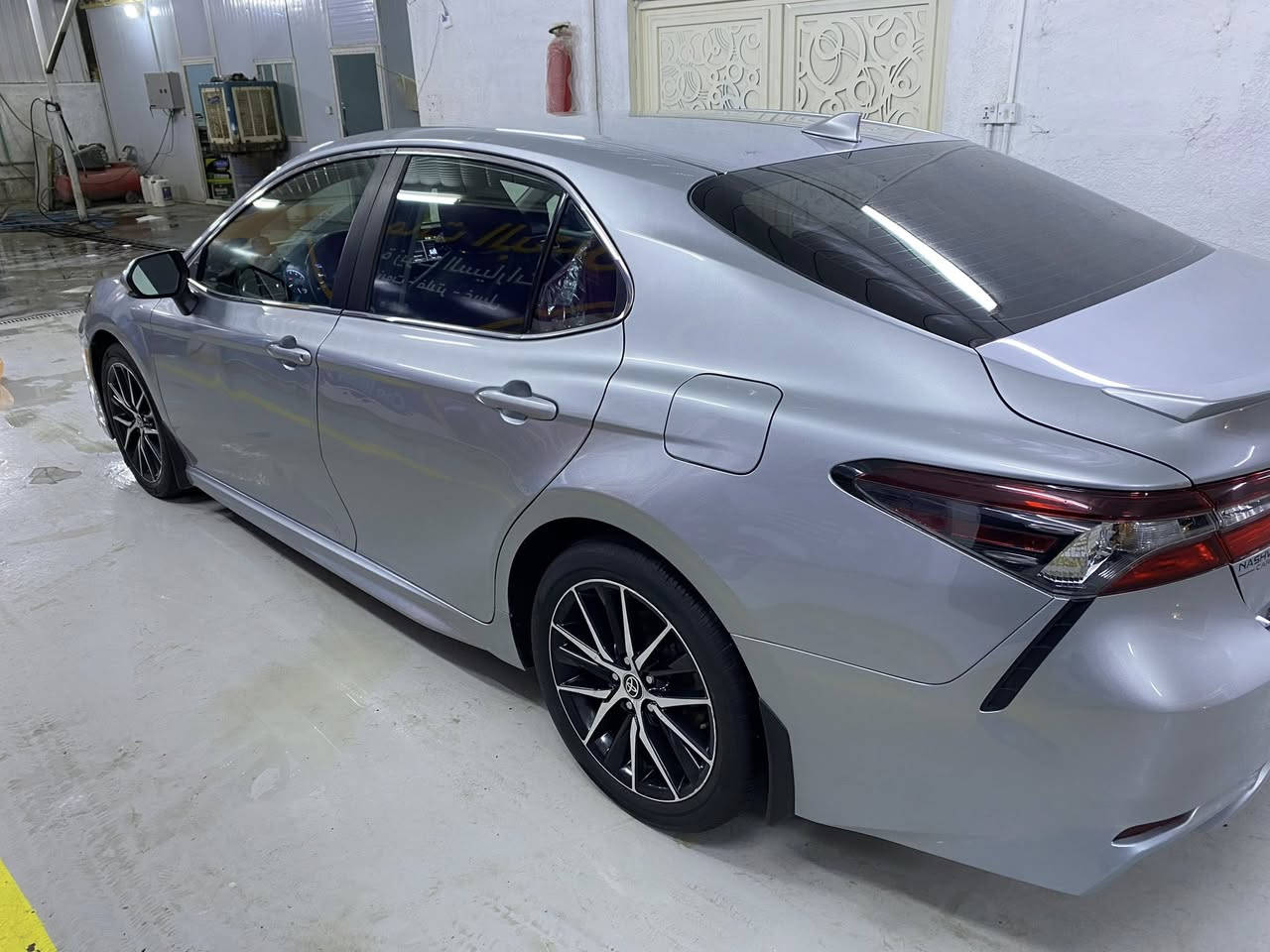 السلام عليكم
تويوتا كامري se 
الموديل :٢٠٢٣
العداد:٣٥ الف ميل
اللون: رصاصي فاتح 
الرقم: اربيل ب اسمي سنويه ٢٠٣٠ 
تحويل وكاله مباشر 
الضرر: سياره كلين تايتل واكعه من التاير اليمنى بحفره وطاكات ايرباكات البرده فقط /قطرة صبغ مابيها 
واضحه صور التقرير مالها
المواصفات:- 
كشنات جلد اسود 
كشن تحكم كهرباء
رادار امامي 
كاميرا دواره 
لايت زنون 
٣ انظة قياده
رود سستم 
///
السياره اني مستوردها ع ايدي 
////
فقط بيها طخه خفيفه ب باب السايق وعايفها ع وضعها ما تبين ١٠٠٪؜  + بيها طخه ب الباب الخلفيه اليمنى الخلفيه بنهايتها شعفوره صغيره
السياره خير من الله ما تحتاج ربع مصرف 
////
السعر ٢٢.٥٠٠$  بيها مجال 
الرقم ***********
