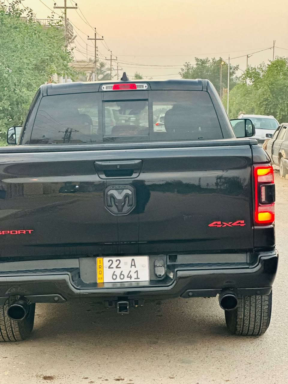 دوج رام 1500
موديل 2021 لون اسود ملكي
الفئة سبورت
بدي قصير و باب طويل المرغوب 
وارد كندي
رقم أربيل مميز ( بأسمي )
السعر 285 ورقة

📱 ***********

السيارة ماشية 115 الف كيلو متر
الضرر : جاملغ ايسر و بنيد تبديل و صبغ
 و الجاملغ الايمن كلير في كندا بدون فتح

صورة الحادث مرفقة مع الصور

شاشة تيسلا الكبيرة 
كشنات جلد كنتارة
كشن السائق كهربائي
تدفئة بالكشنات الامامية
تدفئة بالستيرن
الجامة الخلفية كهربائية
تبريد قطعتين امامي و خلفي

مخارج شحن و داتا USP و تايب سي
بالامام و الخلف
رادار امامي مع منبه
رادار خلفي مع توقف ذاتي
كامرة خلفية
حساسات خلفية
حساسات امامية

لحية امامية كهربائية ( اوتو ) تنزل و تصعد مع السرعة و وضعية القيادة

اكثر من وضعية للقيادة
تو ويل
فور ويل اوتو
فور ويل ثقيل
فور ويل خفيف
كار بلي اونلاين
يمكن التحكم بالالوان و الاشكال للشاشات الداخلية ( شاشة تيسلا و شاشة العينة )
تخم تاير جديد
غطاء بدي اصلي
