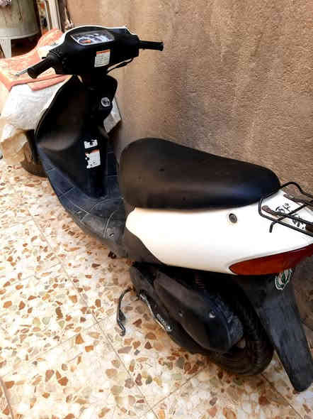 دراجه ساوكي رياضي اوراق مكينه ما مفتوح شلعه حلو قويه للبيع السعر 400 وبي مجال  نظيفة شغال على فحص مابي اي شي بس نقص باتري العنوان الماجديه الشراي اتصل ***********
