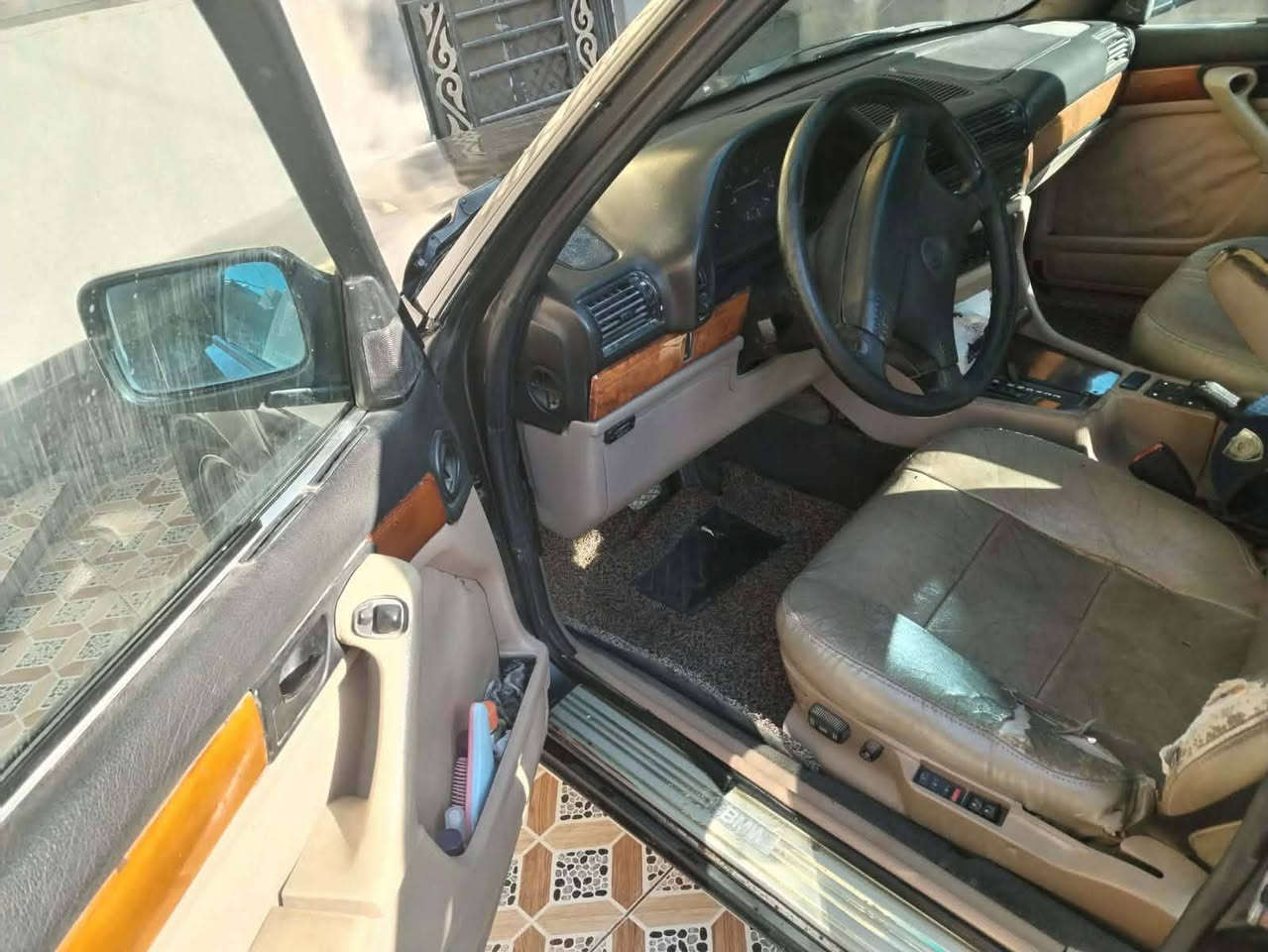 السلام عليكم
رمضان كريم ومبارك عالجميع ان شاءالله

للبيع بي ام موديل ٩٢ مكينه مسكر ٨سلندر محرك بي بخار بس مينقص الازير عليها هوايه صافي مابي اي خربطه مابيها ظربه صبغتها حلوه سيارك نصبه هم حلوه كشنات كهرباء تبريد منظومه كله جديد على ايدي ويله خليه سلايد روف شغال كهربائيات كلها شغاله رقم بغداد دولي باسم صديقي تحويل مباشر مابيع الا عقد مروري السعر ب ٤٨ وبيها مجال
للاستفسار 

***********

***********
