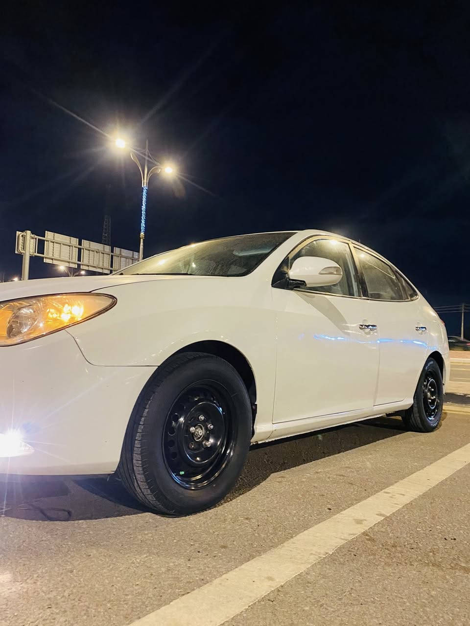 السلام عليكم 
النترا للبيع 
مديل 10
رقم بغداد جديد بسمي
خليجي 
فول موصفات 
محرك 1600دكشن عالي 
بيه صبغ حزام 
سياره خير من لله حداديه جديد 
تخم تاير وتخم ويل جديد 
سعر 95وبيه مجال
***********
