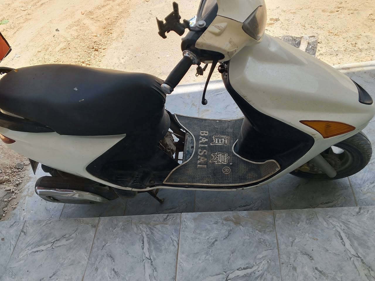 فراشه فحل للبيع الدراجه مكفوله من كلشي وكله بلادي وشغال لايت زنون تايرات جدد ناعمه كلش كلشي بيهه شغال للبيع السعر 325 قفل ***********
