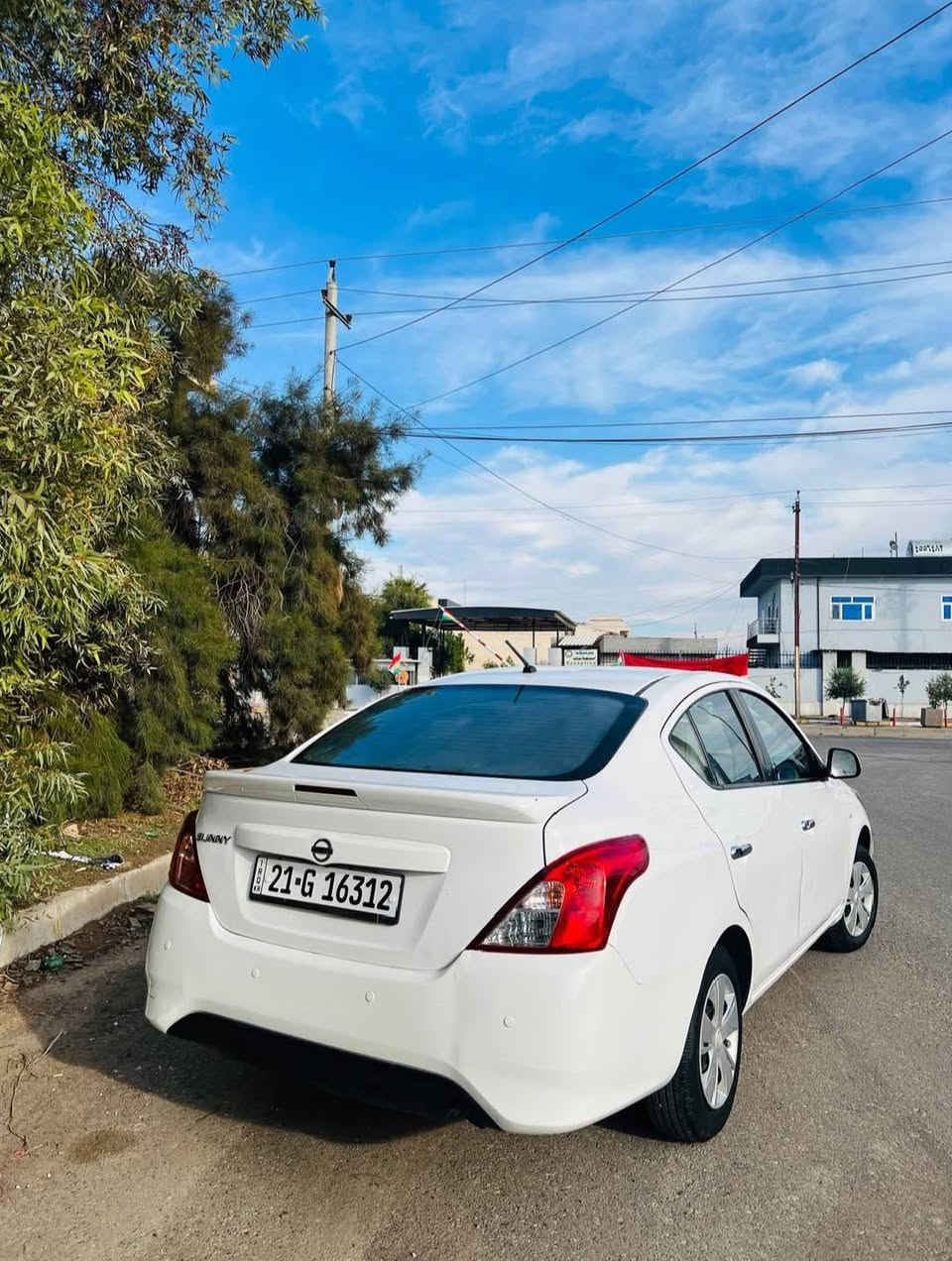 سلام علیکم 
سەیارەکە پێش و پشت کەپسە تەنها دوو بست لە دەرکەی پەمپە بێ معجون و ٤ ٥ شوێنی ساردە پلێت شینی هندی مەرغوبە ٨۲ هەزار کم رۆیشتووە سەیارەکە زۆر بە پاکی ماوەتەوە هیچ مەسرەفێکی نیە سەنەوی تا ۲۰۲۹ ماوە سعری ۱۰۲ وەرەقە قفڵ قفڵــــە بێ معامەلە هەموو شتەکان باسکراوە موشتەری تێل بکە تکایە معامەلە مەکە سعری کۆتاییـــە 
واتس اپ *********** أربيل, العراق
